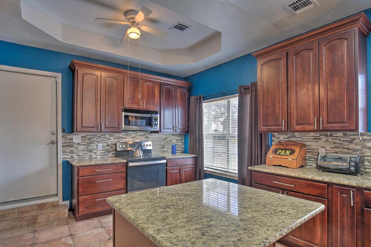 San Antonio Home With Pool And Hot Tub Near Seaworld! Экстерьер фото