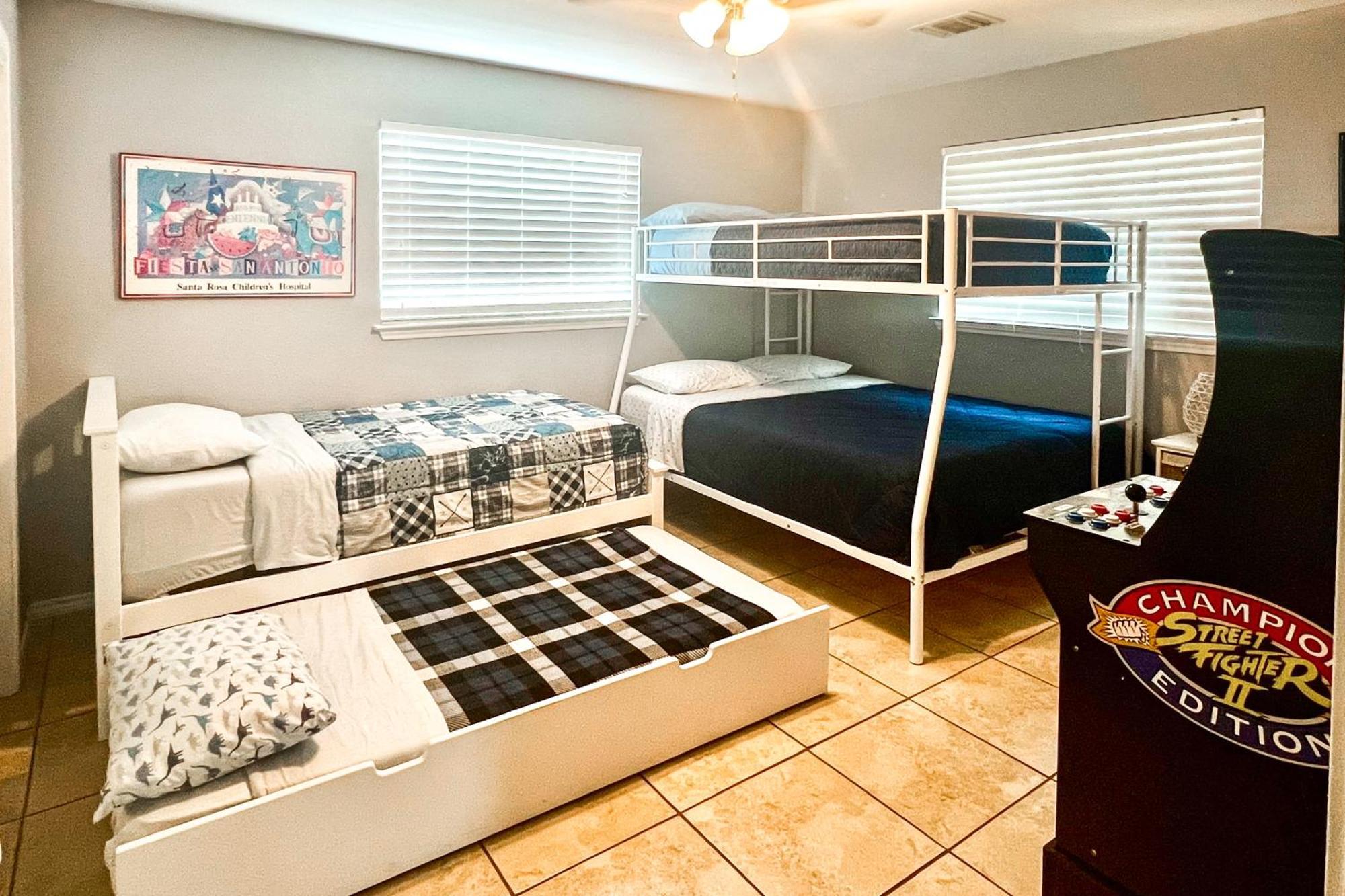 San Antonio Home With Pool And Hot Tub Near Seaworld! Экстерьер фото